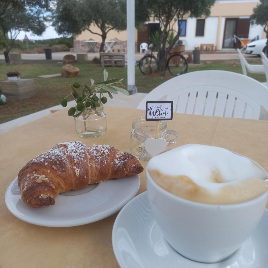 B&B Gli Ulivi SantʼAnna Arresi エクステリア 写真